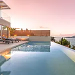 Melia Νικιάνα