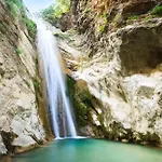 Melia Νικιάνα